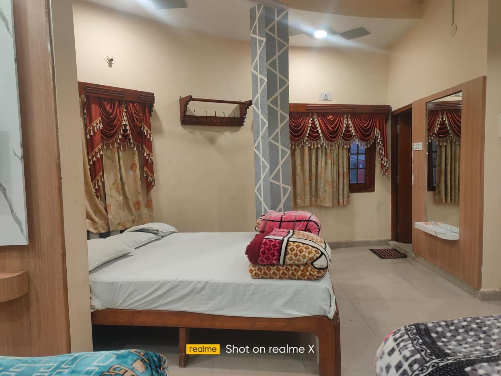 Hotel Pleasure Landmark Ujjain Exterior photo
