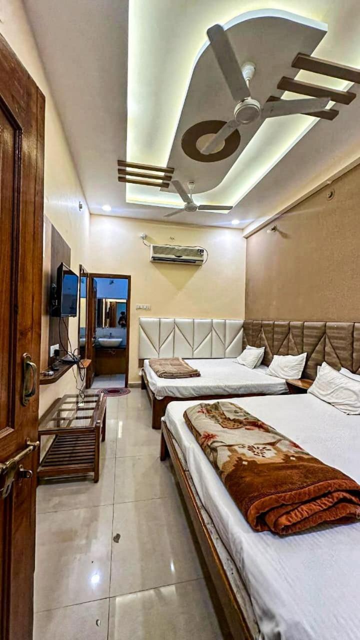 Hotel Pleasure Landmark Ujjain Exterior photo