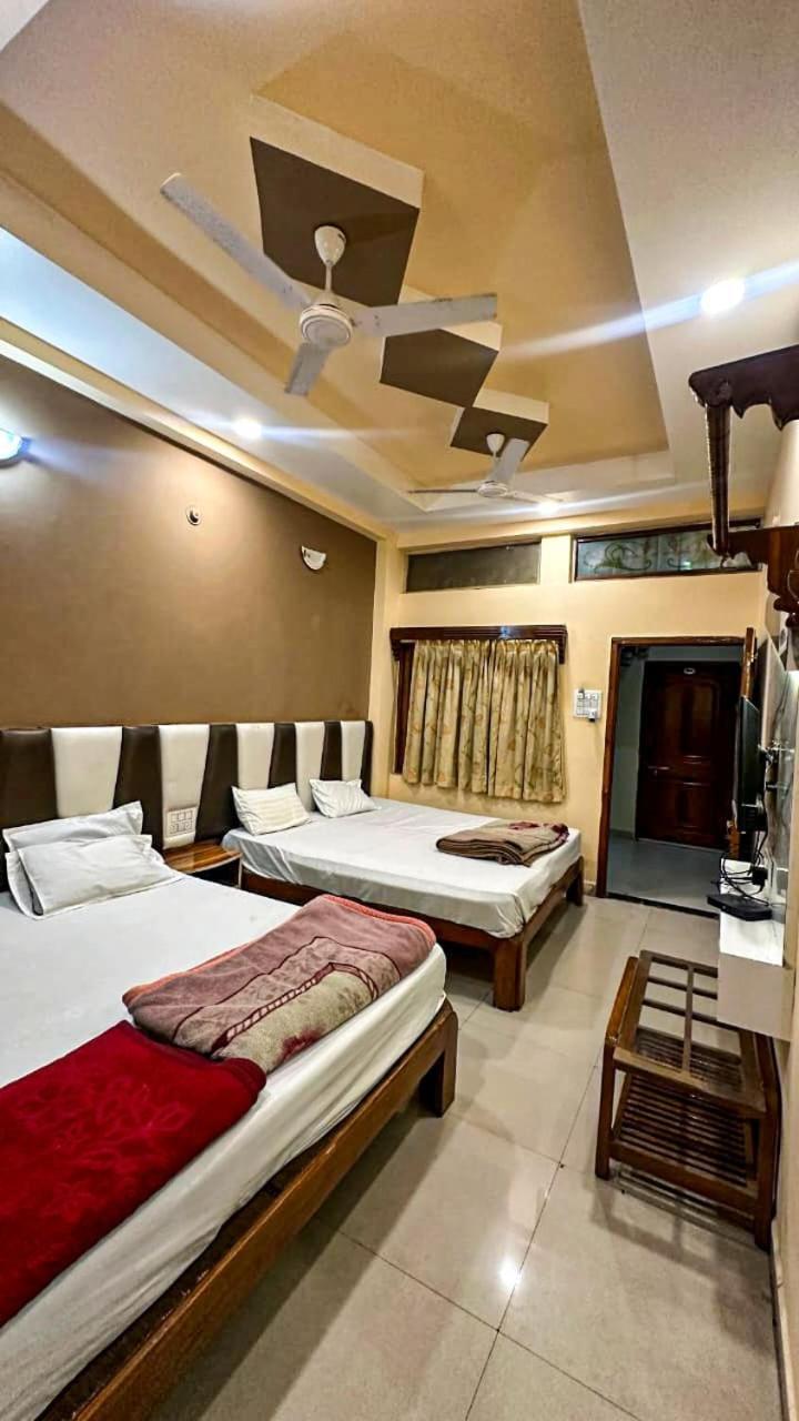 Hotel Pleasure Landmark Ujjain Exterior photo
