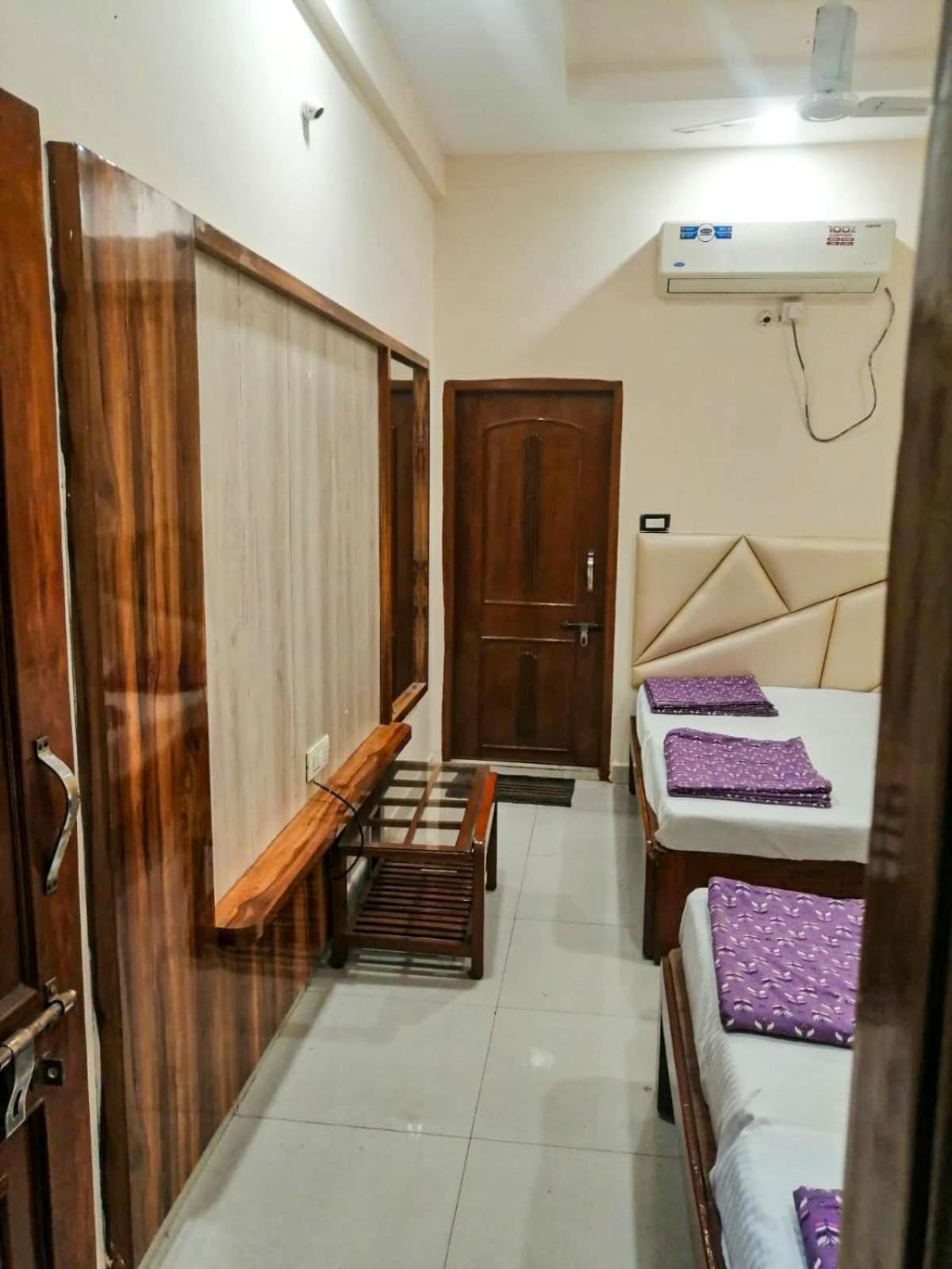 Hotel Pleasure Landmark Ujjain Exterior photo
