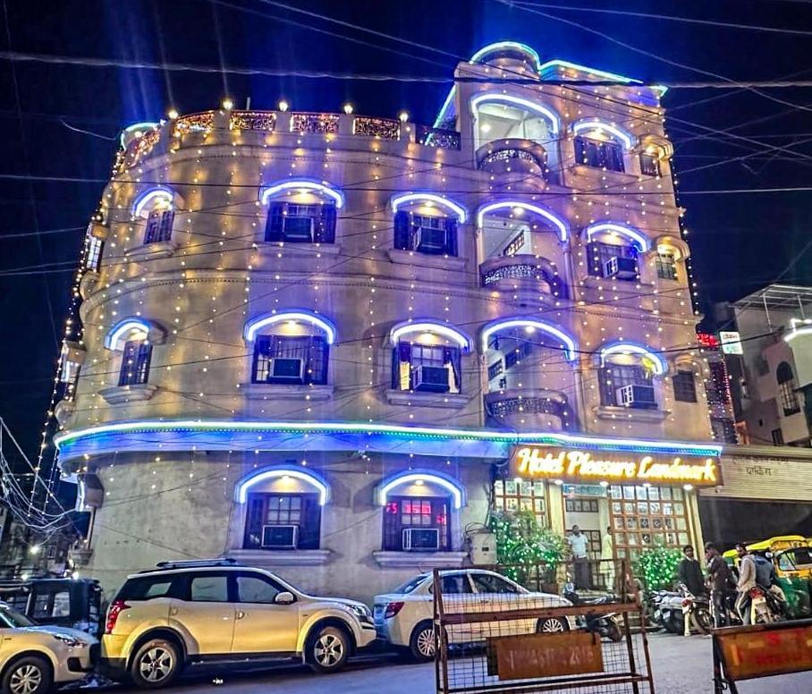 Hotel Pleasure Landmark Ujjain Exterior photo